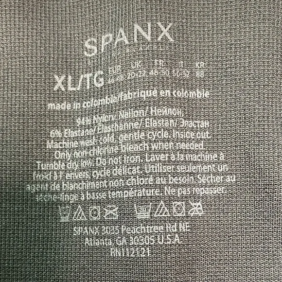 SPANX Look At Me Now Black Camo Legging - Picture 15 of 15